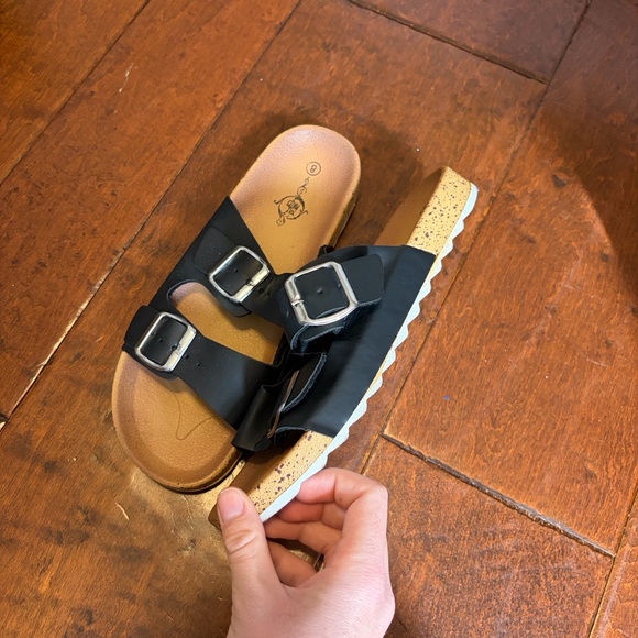 Sandals - Picture 2 of 4